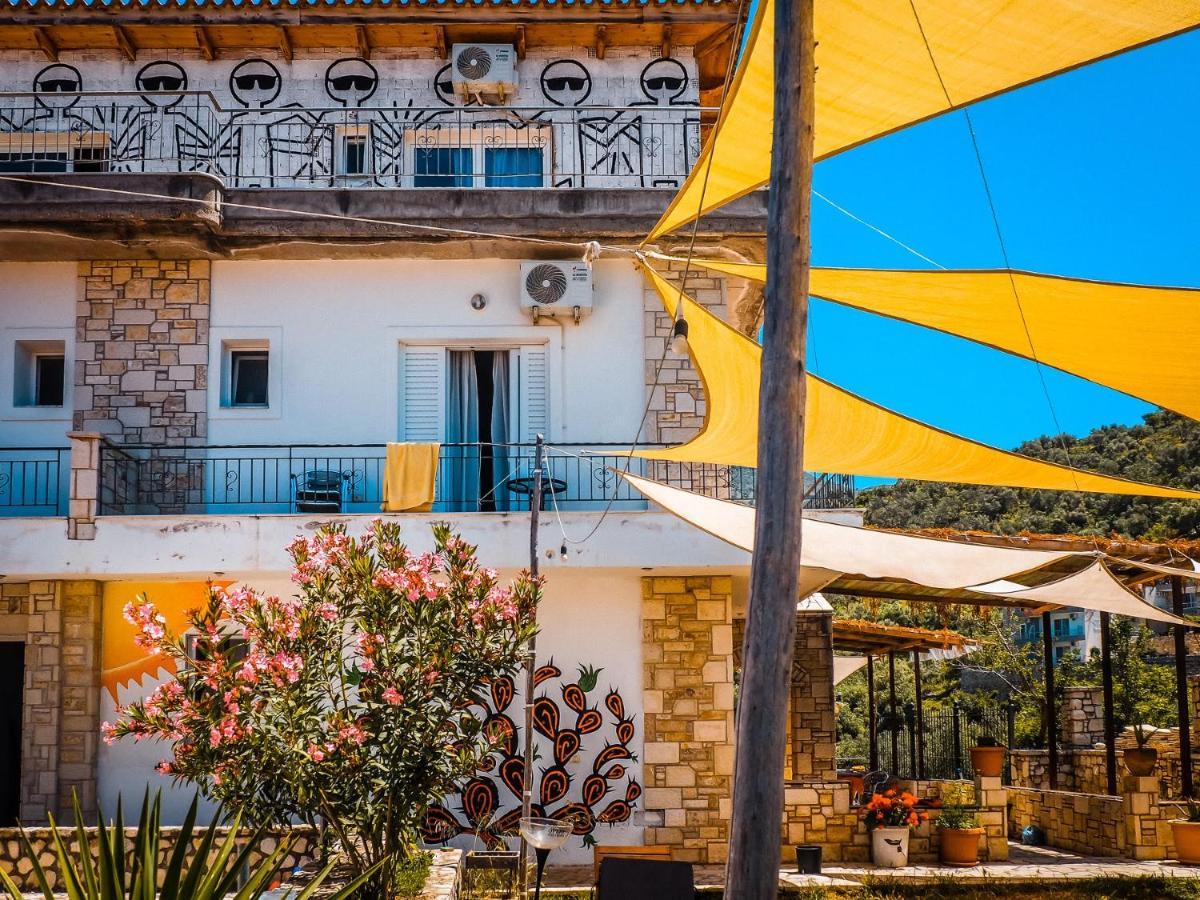 Sun Bakers Hostel Himare Exterior photo